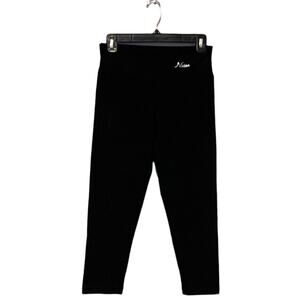 Nirlon black yoga capri pants size M